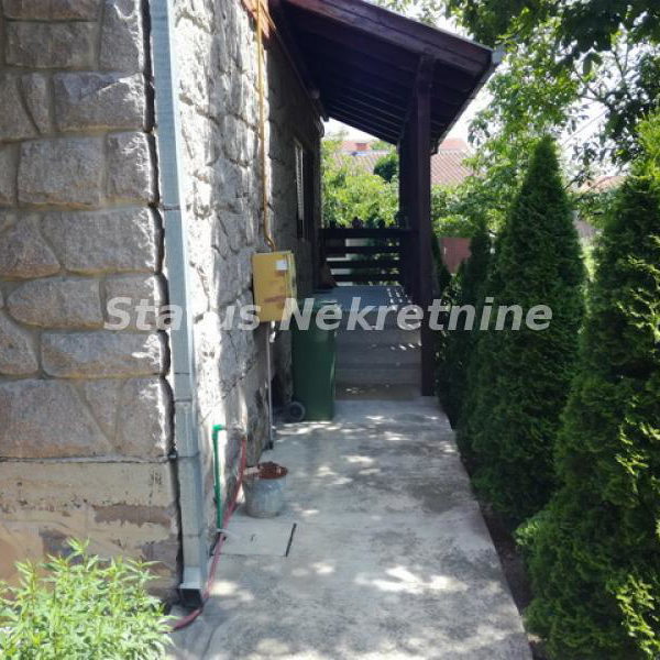 Kuća Prodaja Novi Sad  300 m2