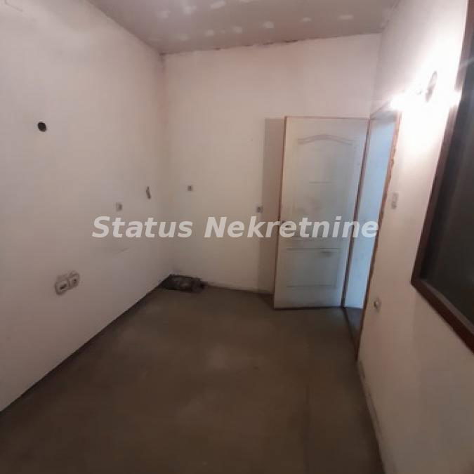 Lokal Izdavanje Novi Sad  140 m2