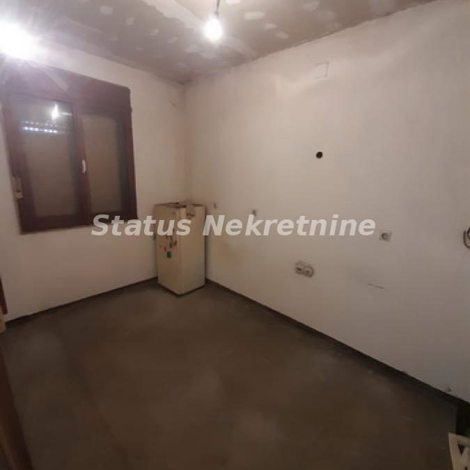 Lokal Izdavanje Novi Sad  140 m2