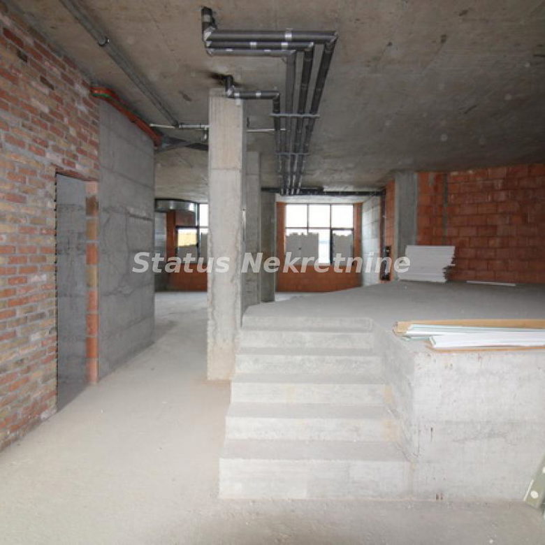 Lokal Prodaja Novi Sad  320 m2