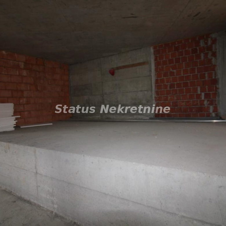 Lokal Prodaja Novi Sad  320 m2