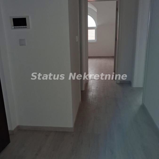 Stan Prodaja Novi Sad  83 m2