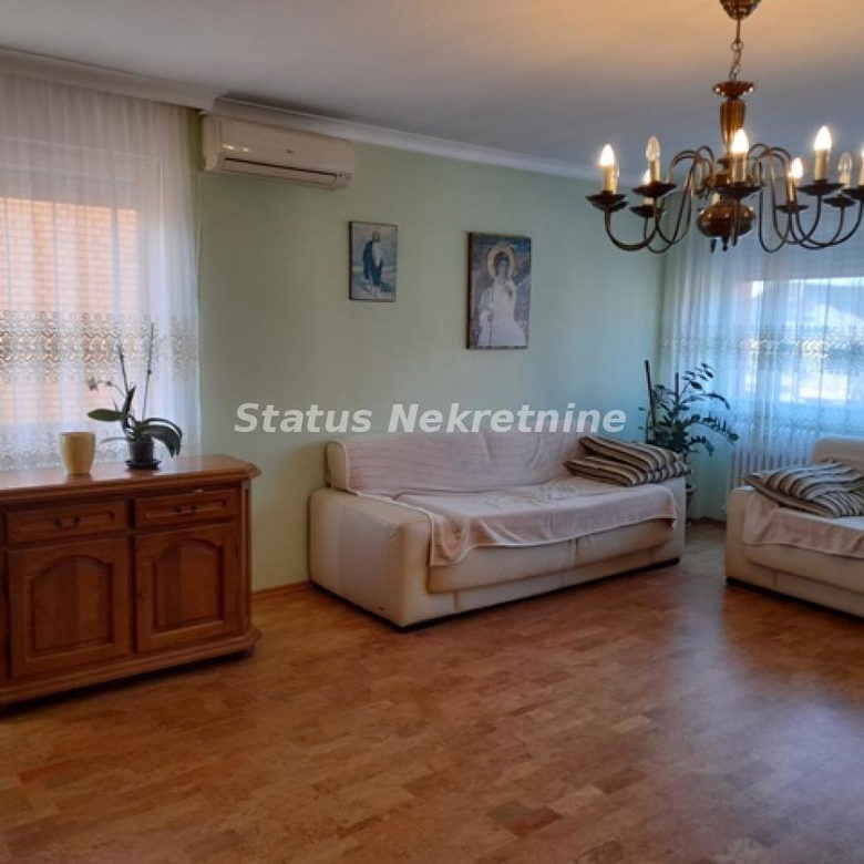 Kuća Prodaja Novi Sad  360 m2