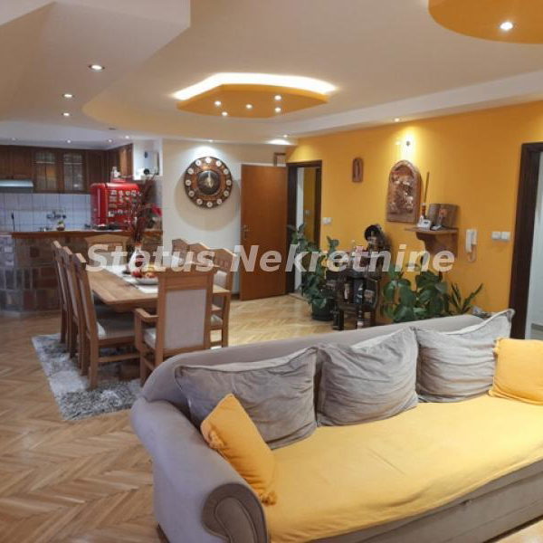 Kuća Prodaja Novi Sad  400 m2