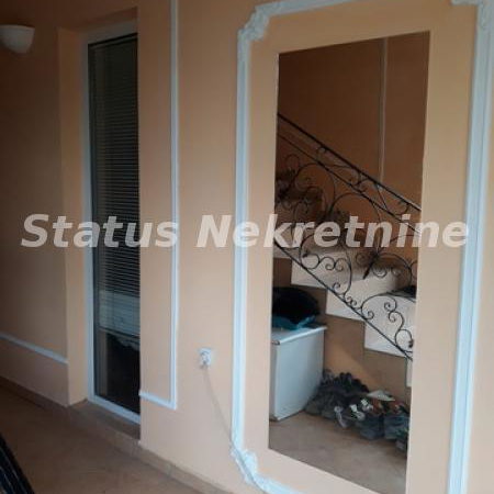 Kuća Prodaja Novi Sad  330 m2