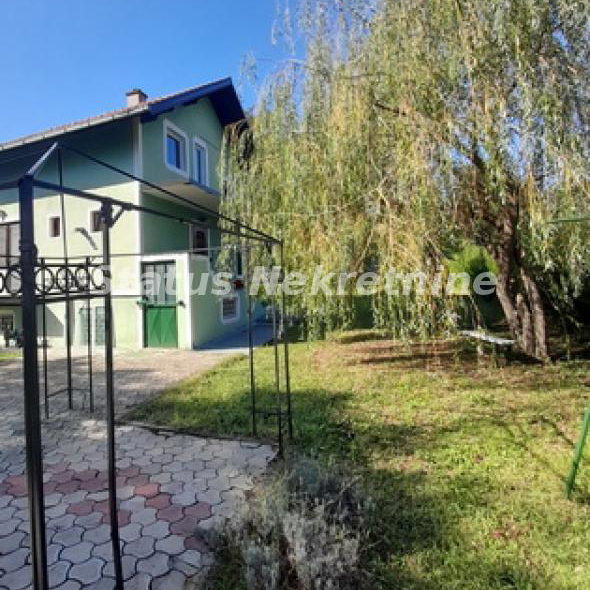 Kuća Prodaja Beočin  246 m2