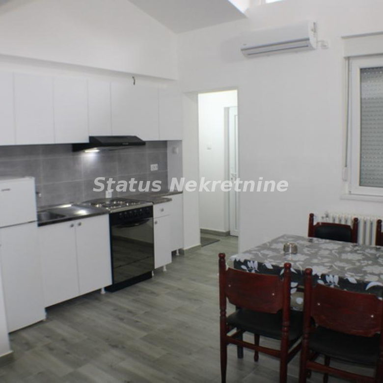 Stan Izdavanje Novi Sad  48 m2