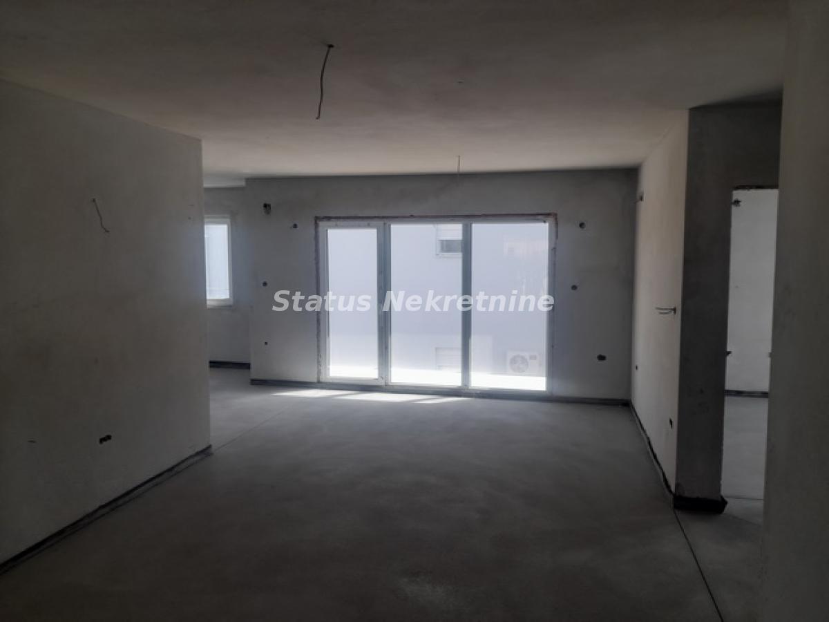 Lokal Izdavanje Novi Sad  200 m2