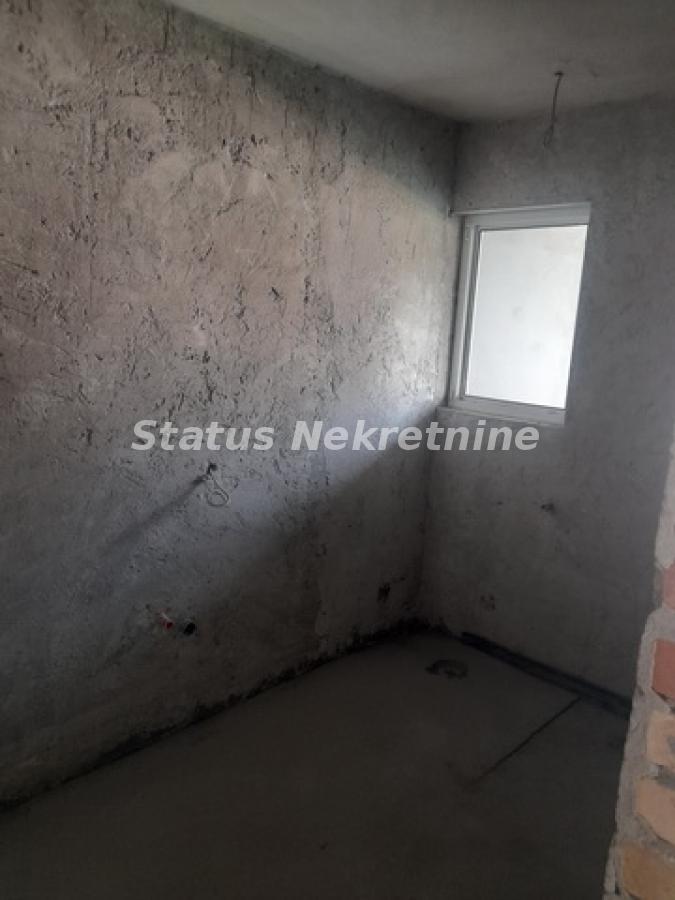 Lokal Izdavanje Novi Sad  200 m2