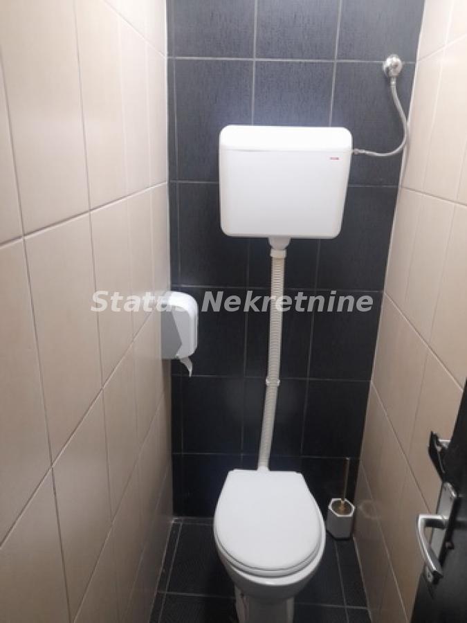 Lokal Izdavanje Novi Sad  66 m2