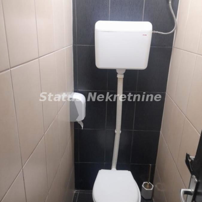 Lokal Izdavanje Novi Sad  66 m2