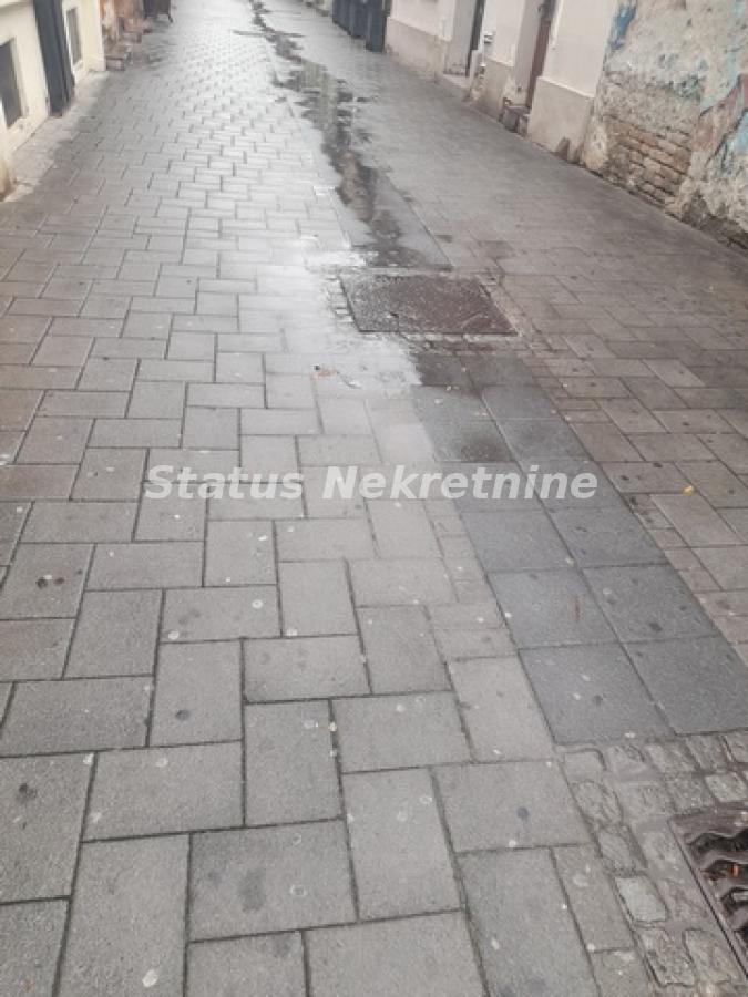 Lokal Izdavanje Novi Sad  66 m2