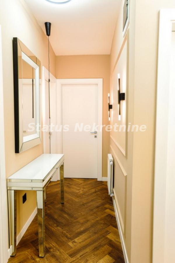 Stan Izdavanje Novi Sad  108 m2