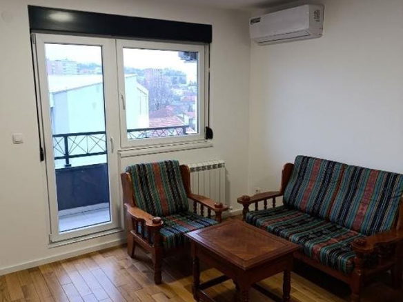 Stan Izdavanje Beograd Dušanovac 54 m2