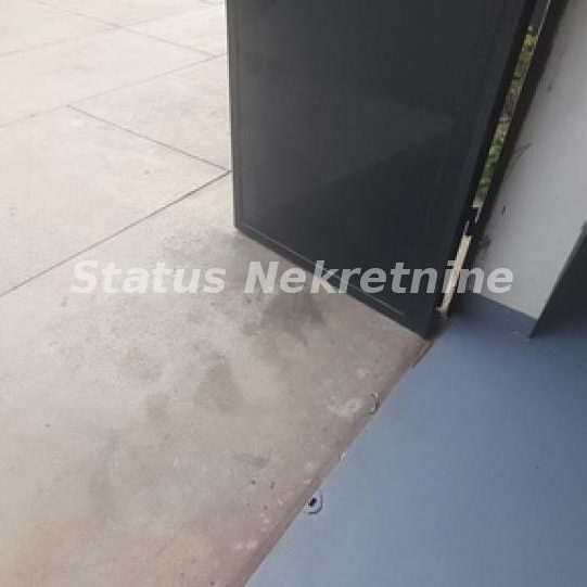 Lokal Izdavanje Novi Sad  105 m2