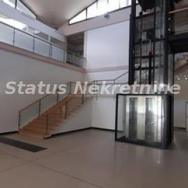 Lokal Izdavanje Novi Sad  1700 m2