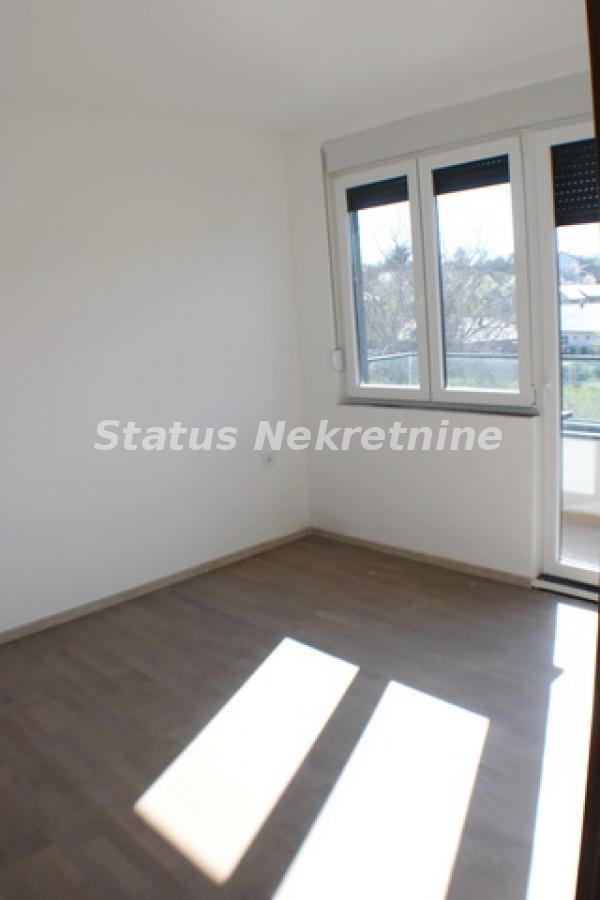 Stan Prodaja Novi Sad  77 m2