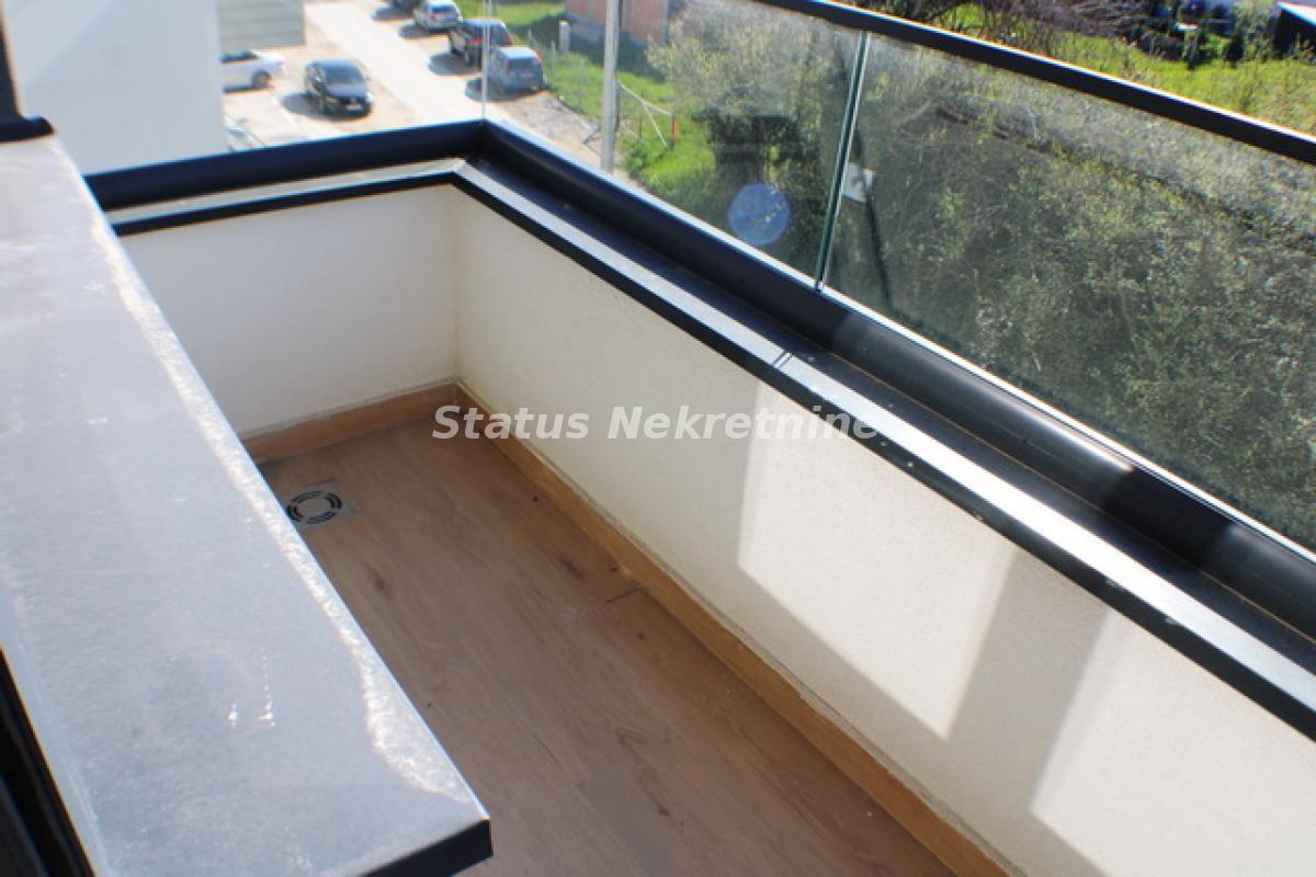 Stan Prodaja Novi Sad  77 m2