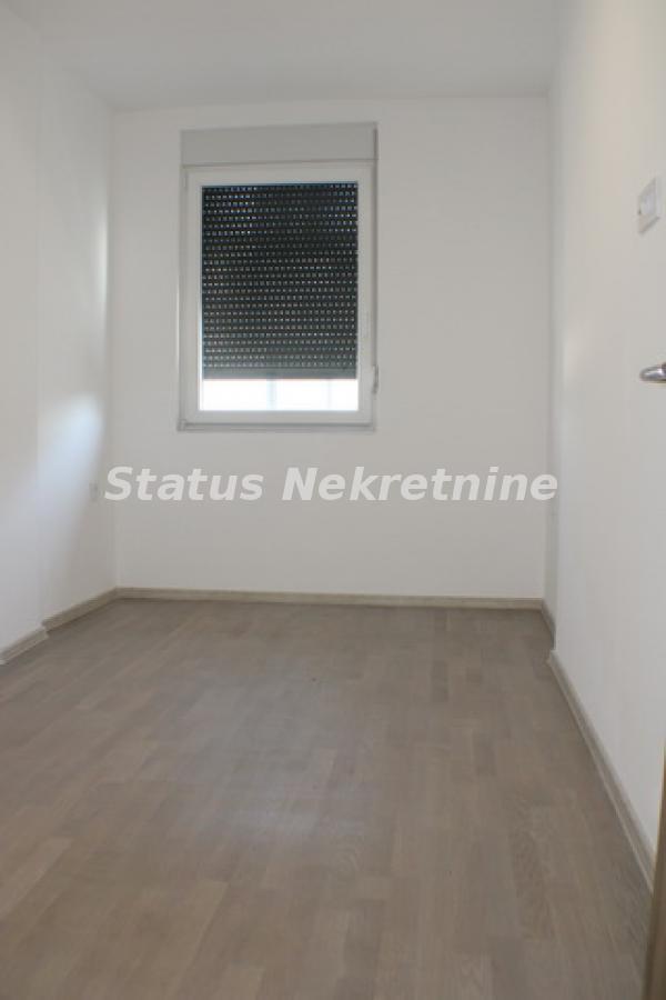 Stan Prodaja Novi Sad  77 m2