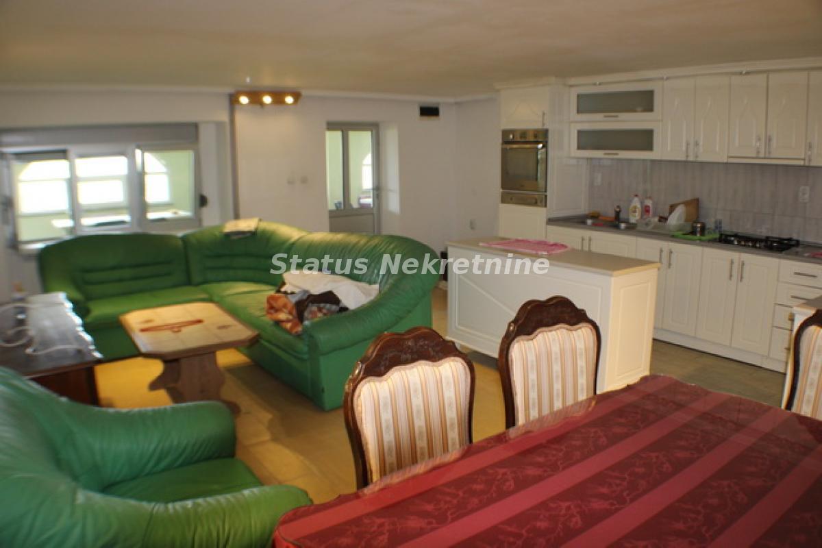 Kuća Prodaja Novi Sad  220 m2