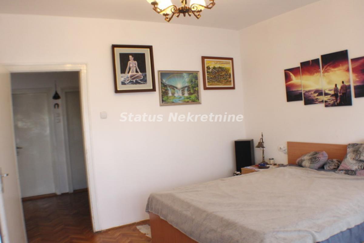 Stan Prodaja Novi Sad  77 m2
