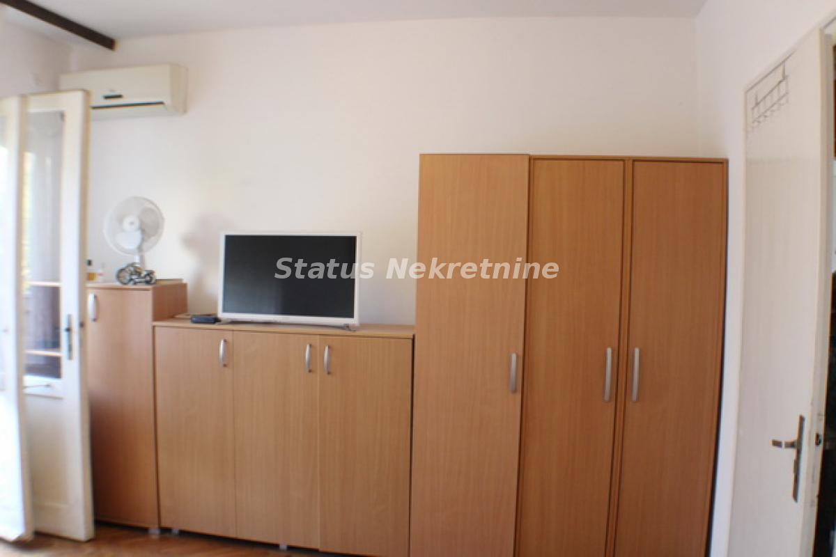 Stan Prodaja Novi Sad  77 m2
