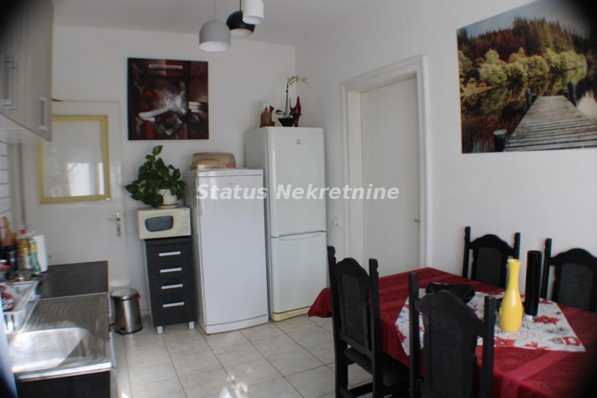 Stan Prodaja Novi Sad  77 m2