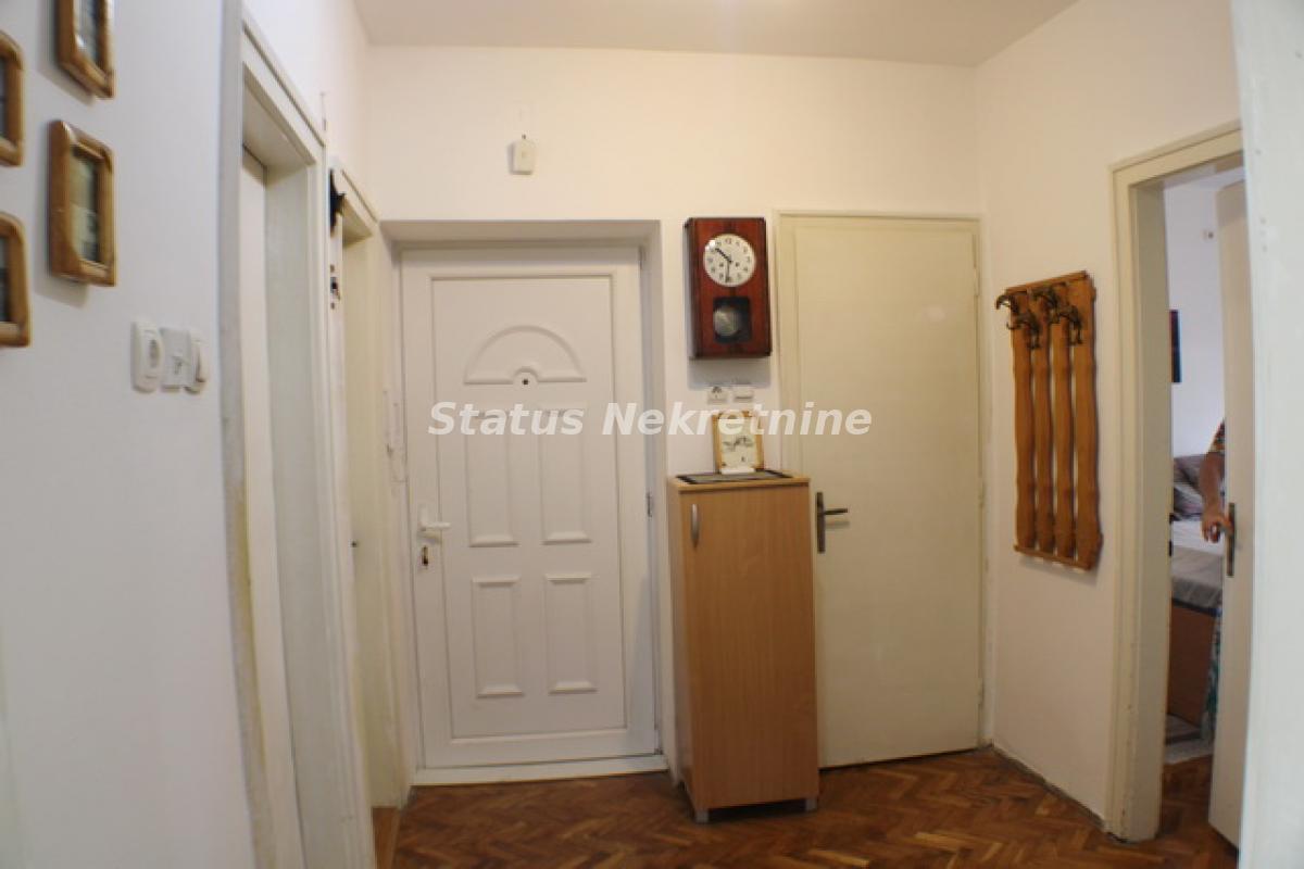 Stan Prodaja Novi Sad  77 m2