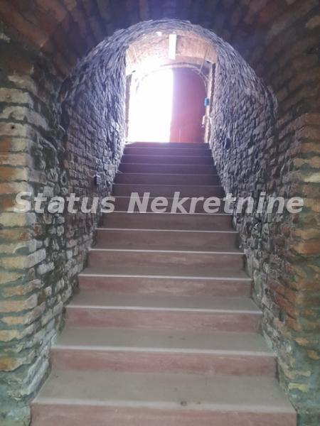 Lokal Prodaja Sremski Karlovci  500 m2