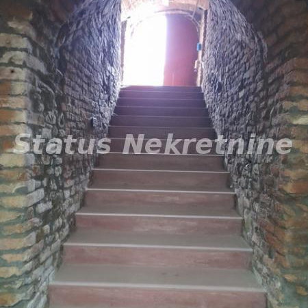 Lokal Prodaja Sremski Karlovci  500 m2