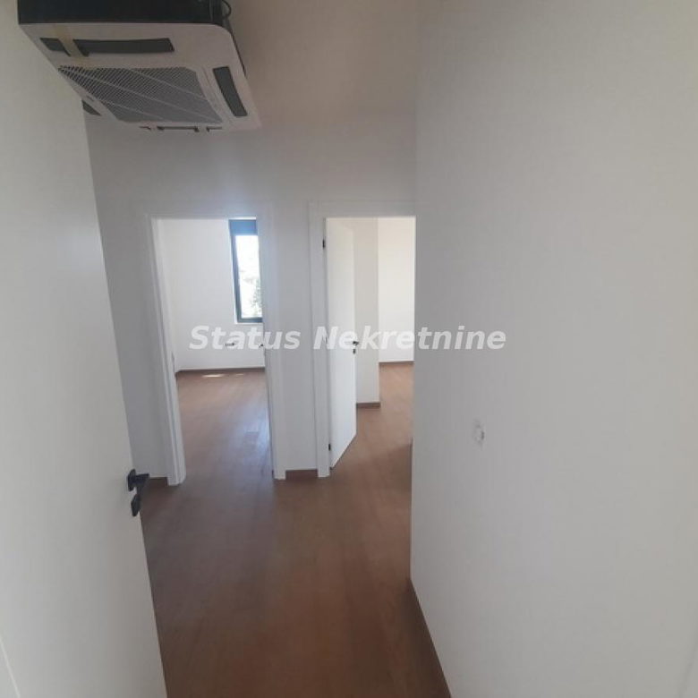 Stan Prodaja Novi Sad  140 m2