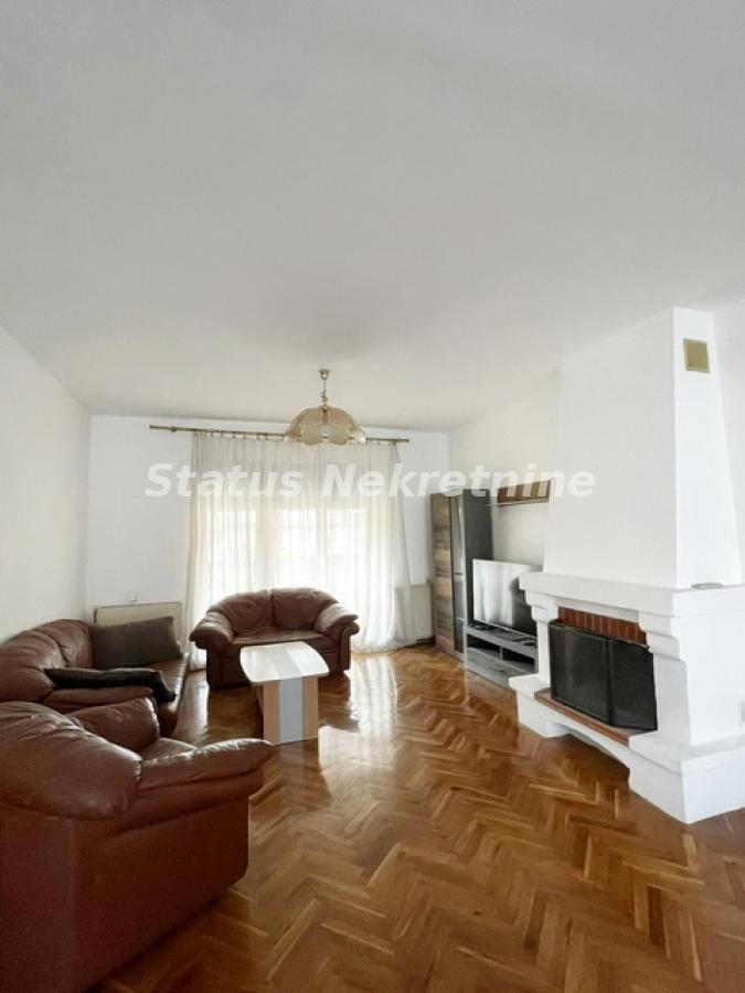 Kuća Izdavanje Novi Sad  320 m2