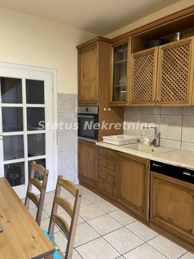 Kuća Izdavanje Novi Sad  320 m2