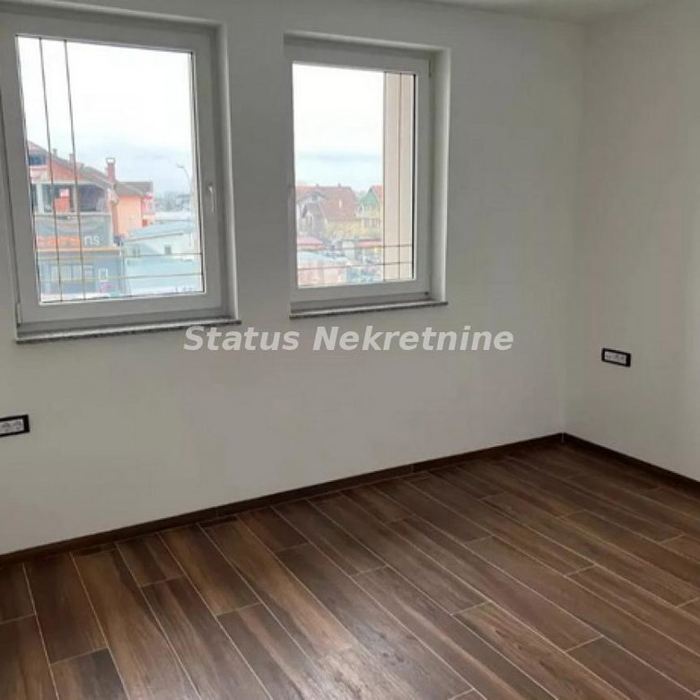 Lokal Izdavanje Novi Sad  250 m2