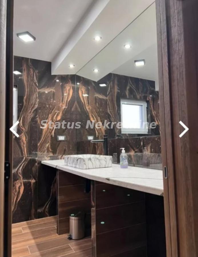 Lokal Izdavanje Novi Sad  250 m2