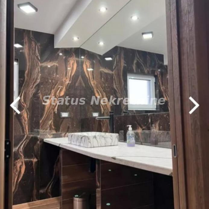 Lokal Izdavanje Novi Sad  250 m2