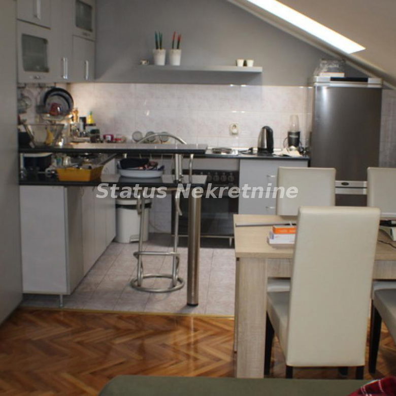 Stan Prodaja Novi Sad  77 m2