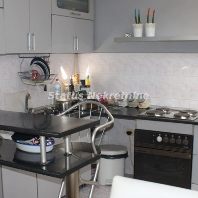 Stan Prodaja Novi Sad  77 m2