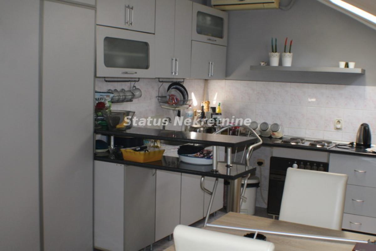Stan Prodaja Novi Sad  77 m2