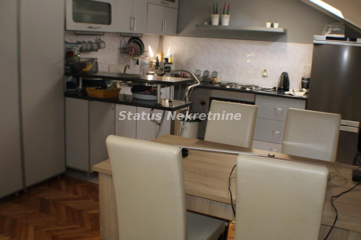 Stan Prodaja Novi Sad  77 m2