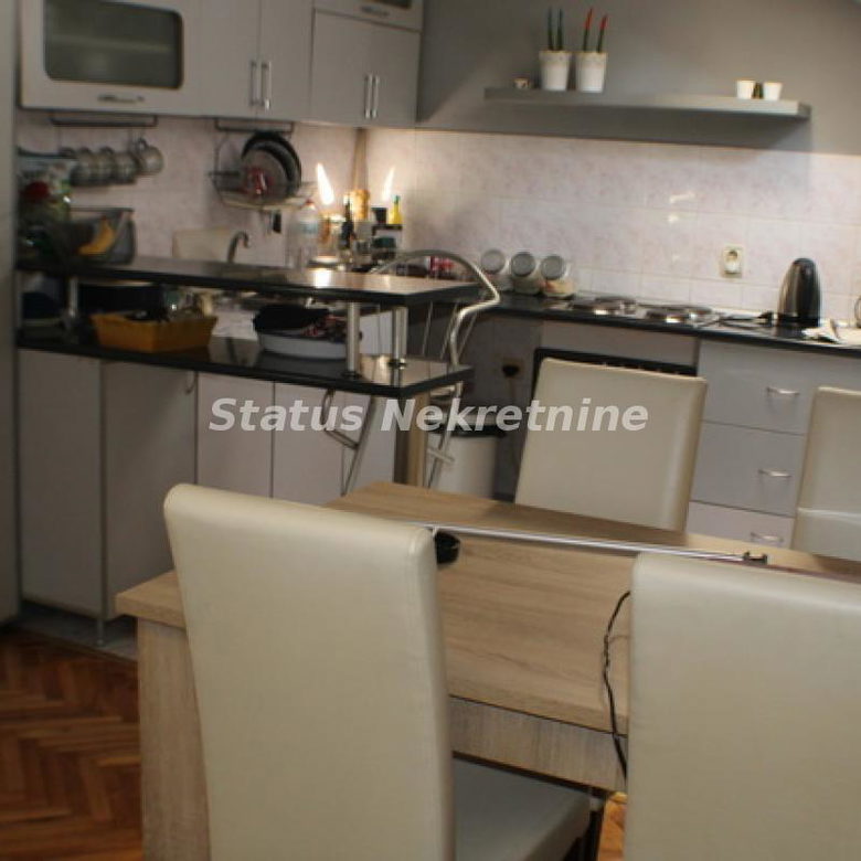 Stan Prodaja Novi Sad  77 m2