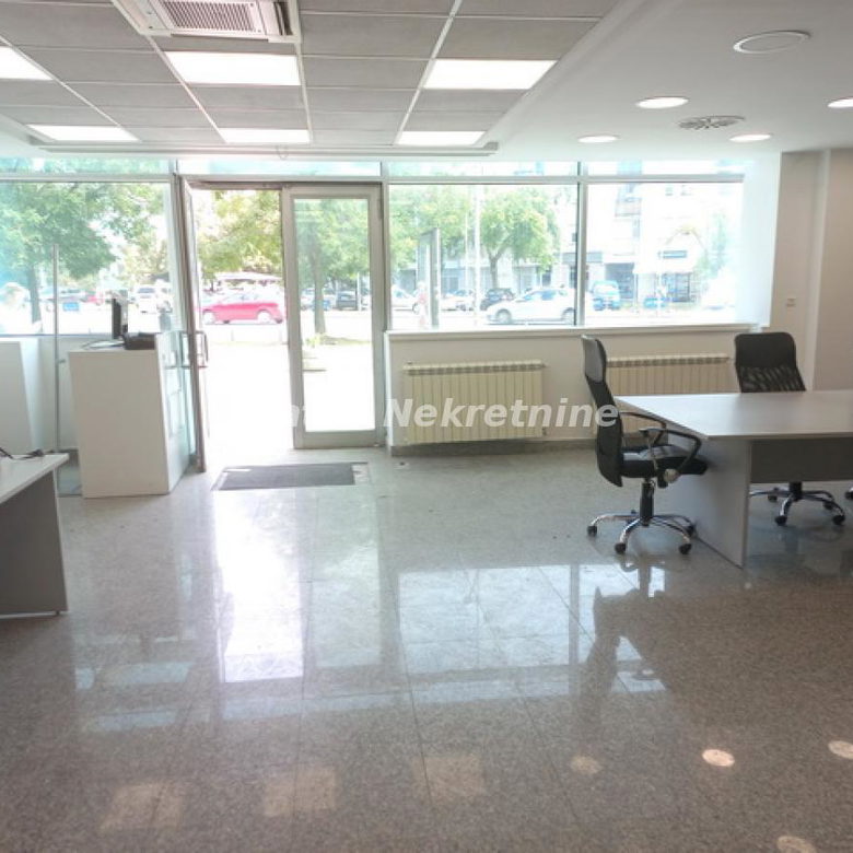 Lokal Prodaja Novi Sad  90 m2