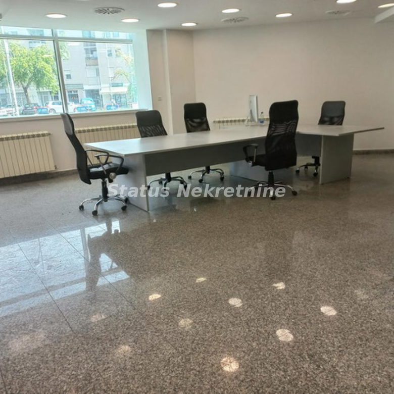 Lokal Prodaja Novi Sad  90 m2
