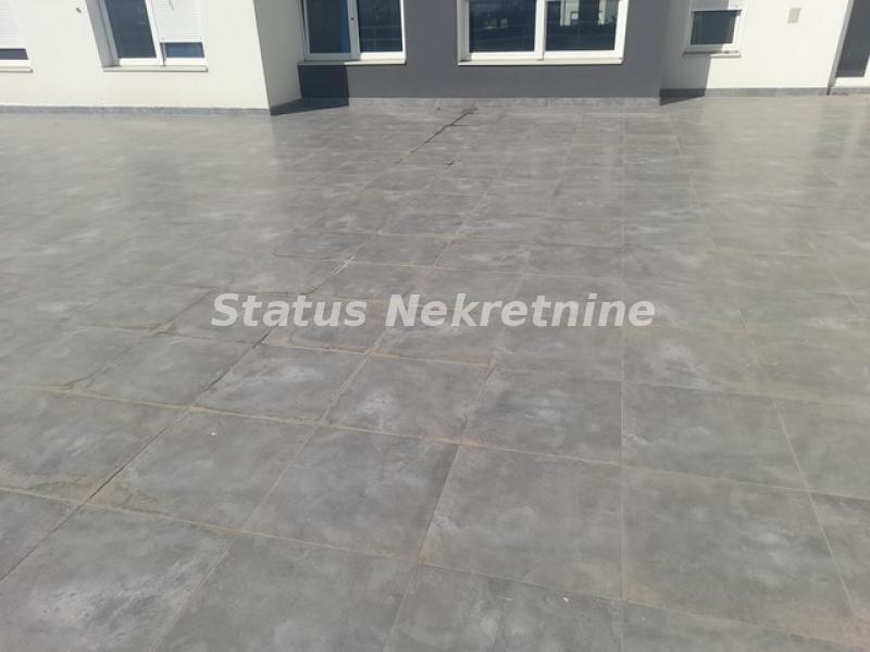 Lokal Izdavanje Novi Sad  333 m2