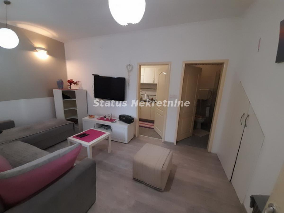 Stan Izdavanje Novi Sad  78 m2