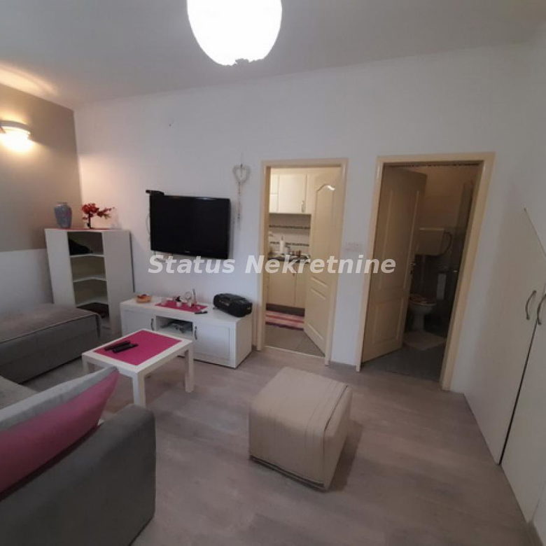 Stan Izdavanje Novi Sad  78 m2