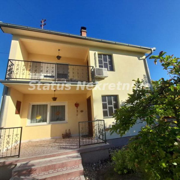Kuća Prodaja Šid  194 m2