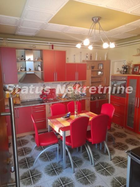 Kuća Prodaja Šid  194 m2