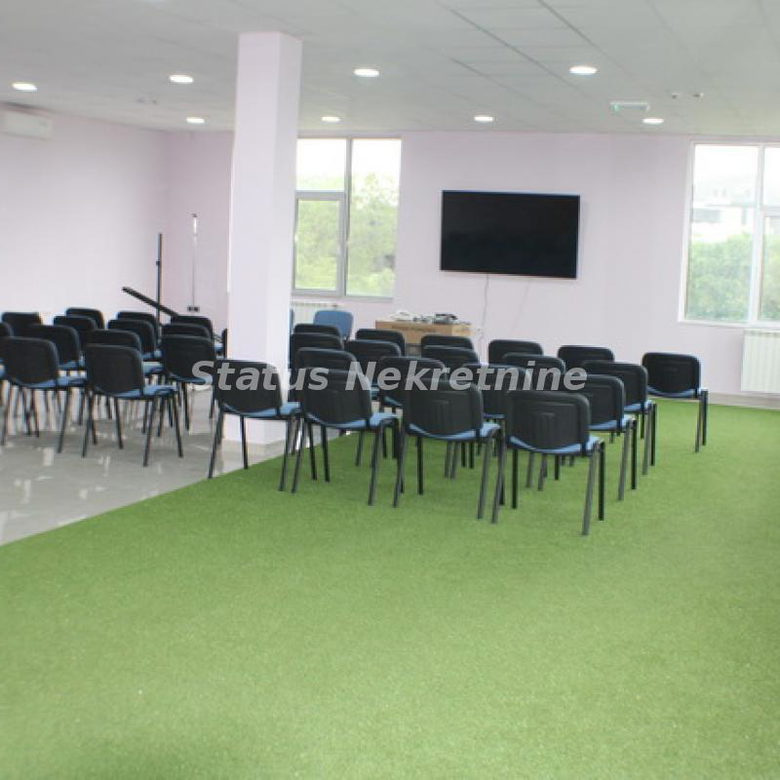 Lokal Izdavanje Novi Sad  273 m2