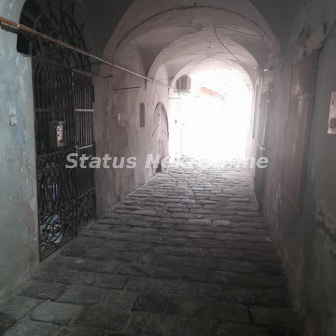 Stan Prodaja Novi Sad  188 m2